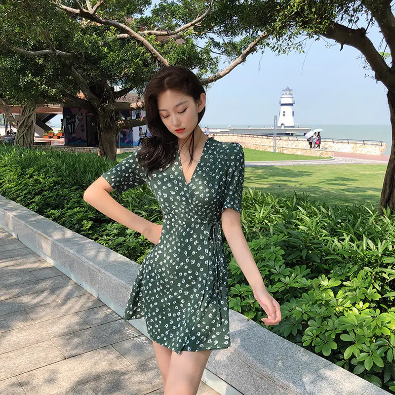 Vintage Floral V-Neck Wrap Dress for Summer