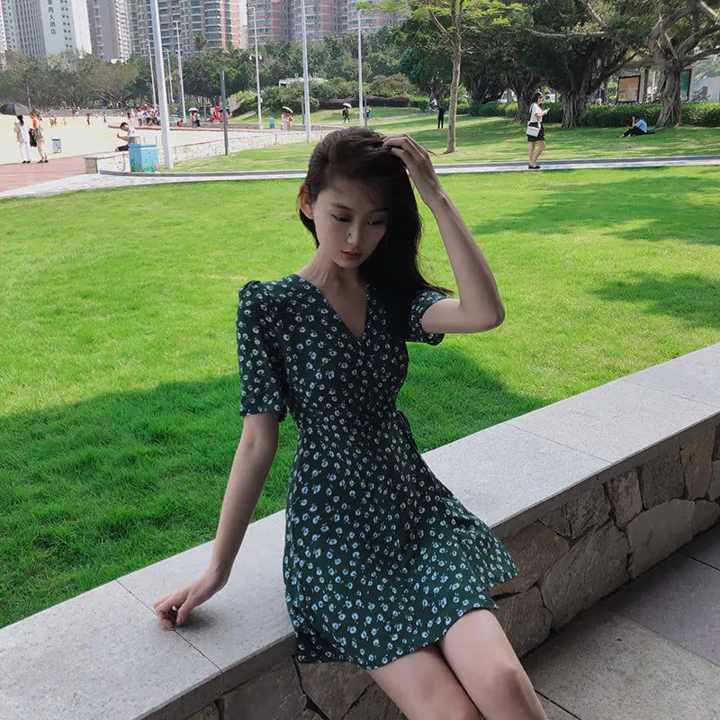 Vintage Floral V-Neck Wrap Dress for Summer